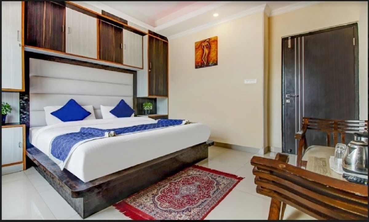TWO DELUXE ROOMS with washroom in one room for 4 to 7 people, balcony and excellent view
