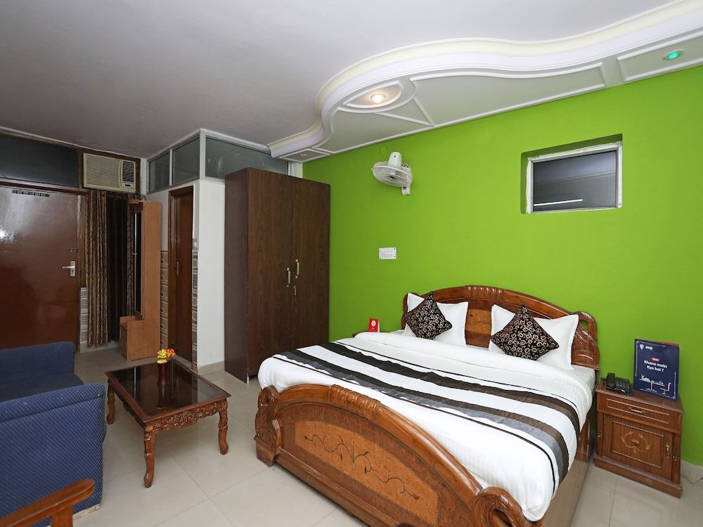 undefined OYO 11063 Hotel Suncity 5