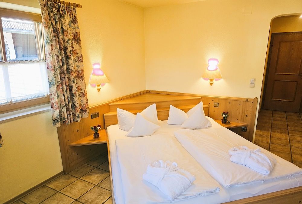 Achentaler Vitalhotel Superior Double Room 2