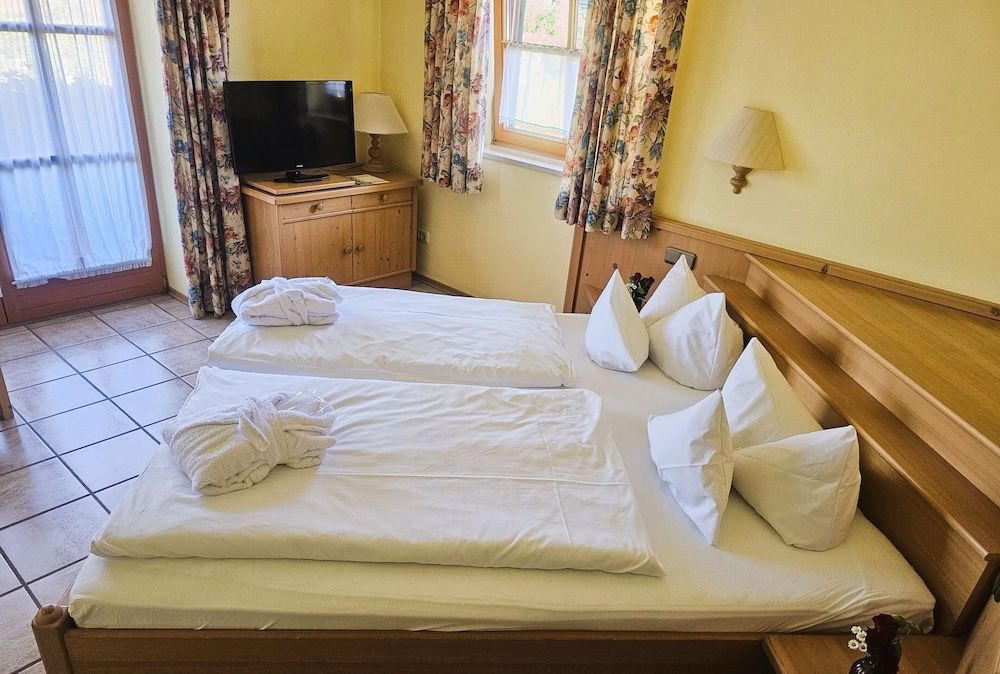 Achentaler Vitalhotel Superior Double Room 3