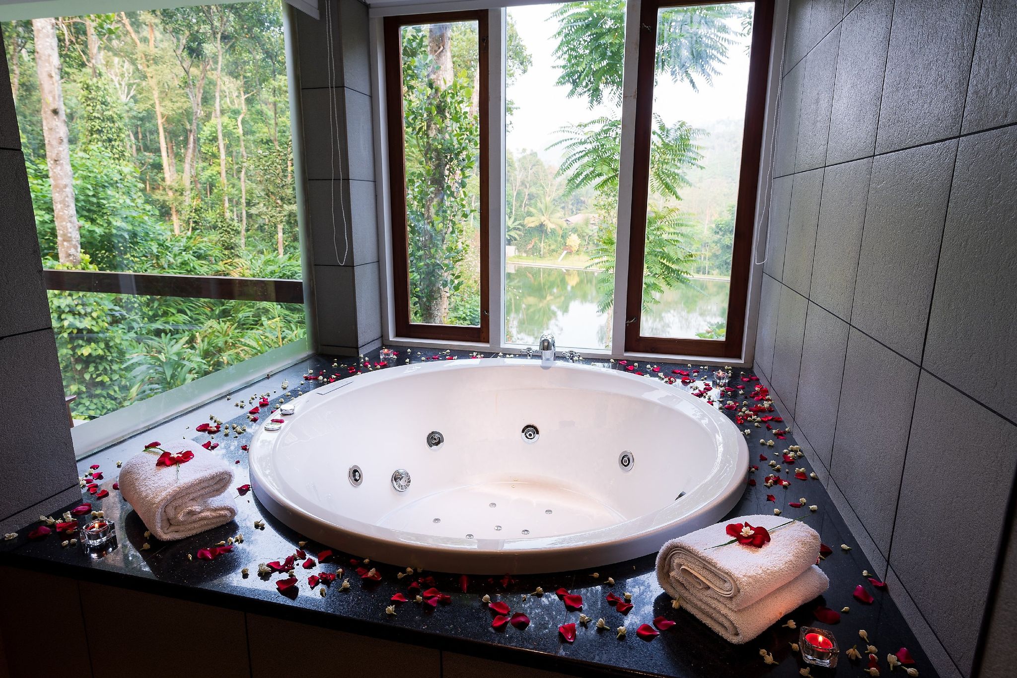 Amaana Plantation Resort Deluxe Room 3