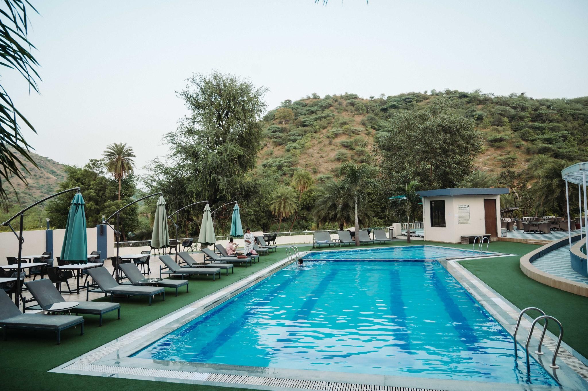 undefined Hotel The Hind 4