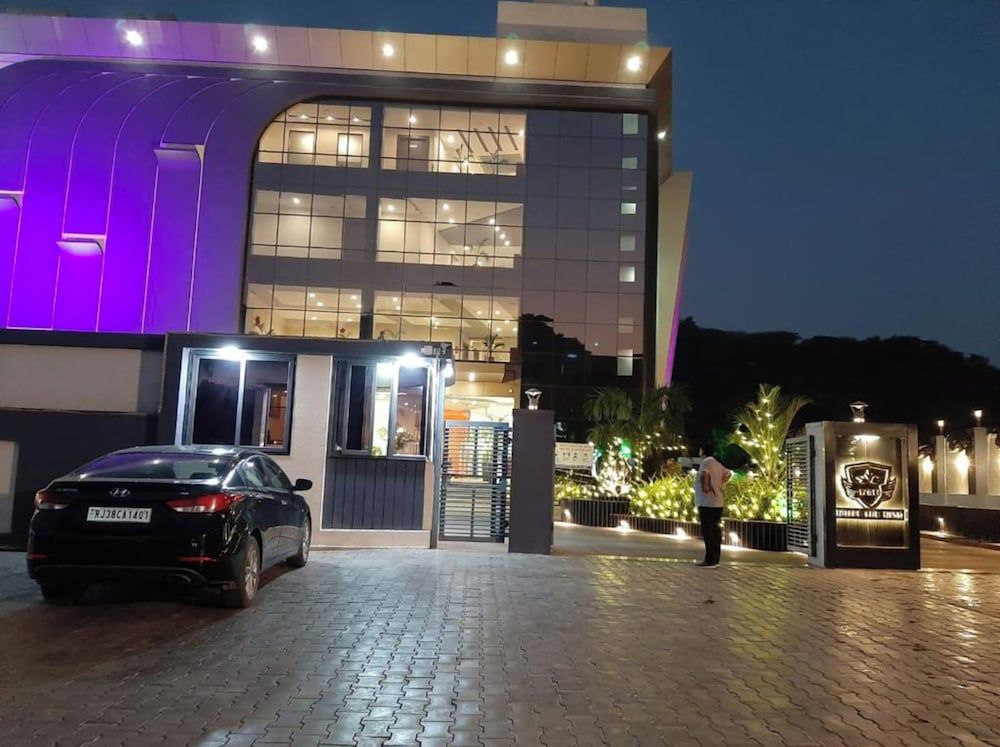 undefined Hotel The Hind 8