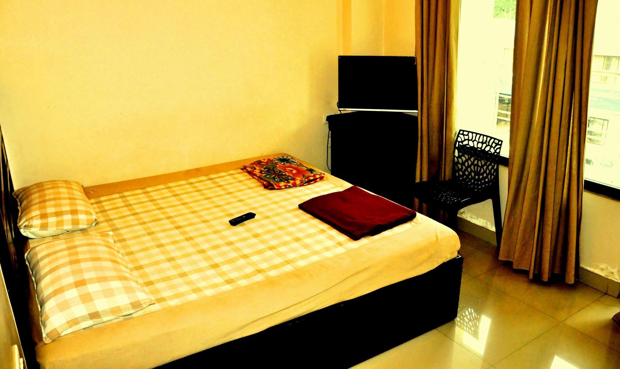 Double Room with Balcony and Private Bathroom