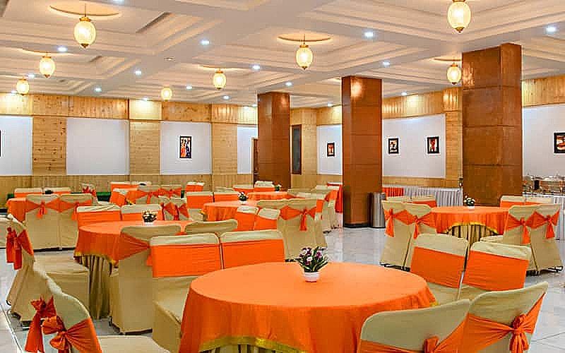 Food & Dining
