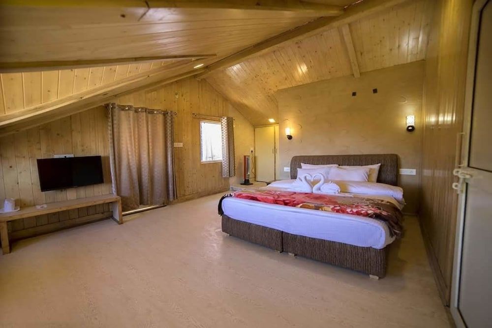 KVR Clarks Inn, Kufri Superior Room