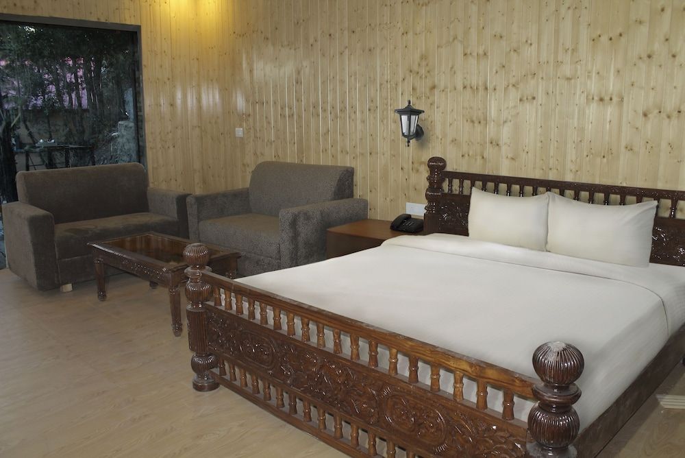 KVR Clarks Inn, Kufri Superior Room 5