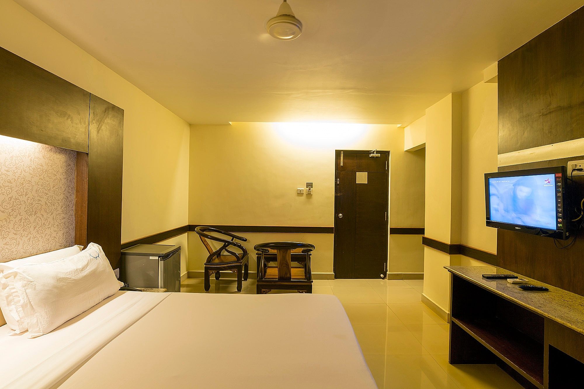 Crescent Crest Deluxe Room 5