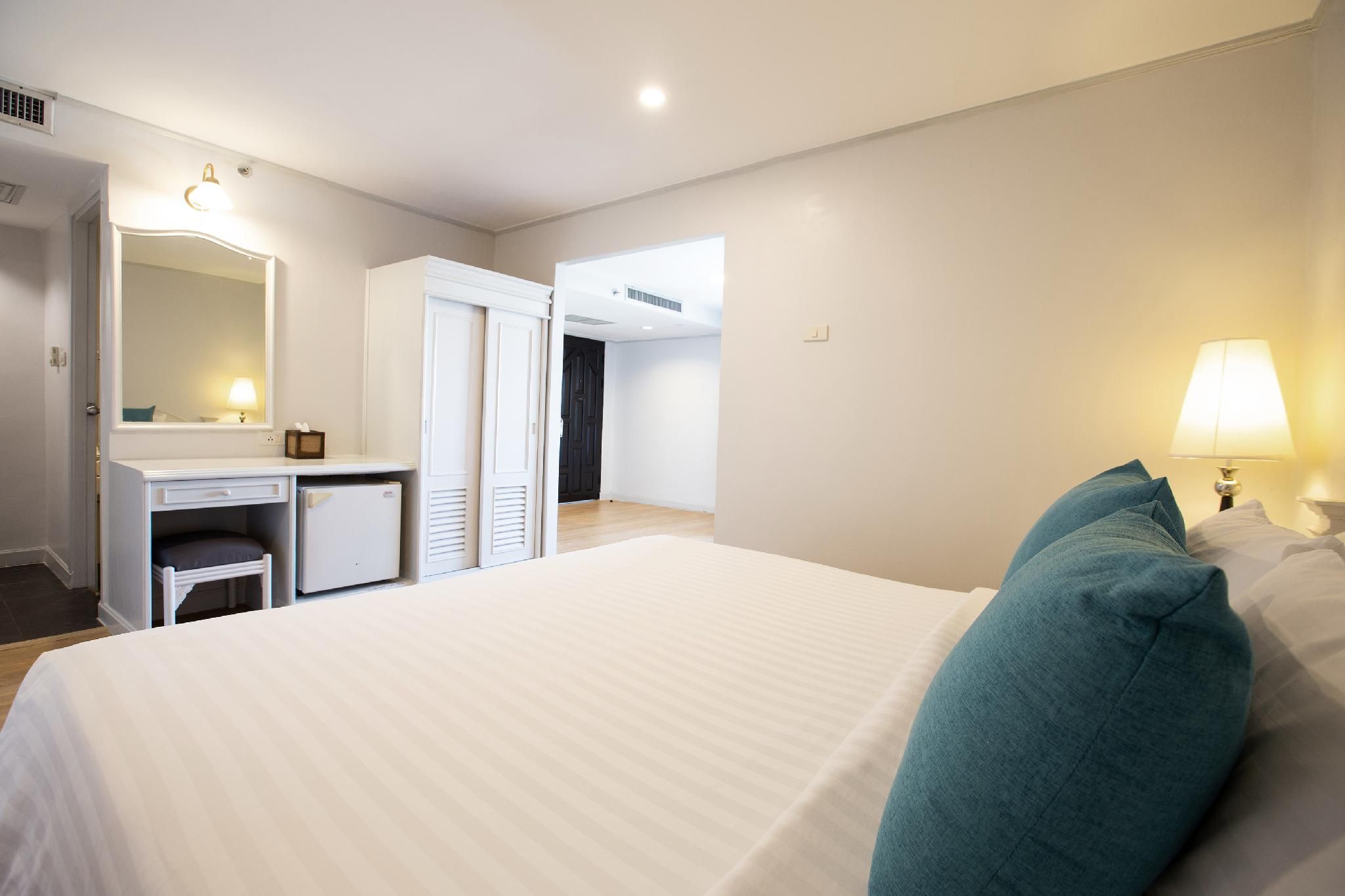 undefined CH Hotel 3