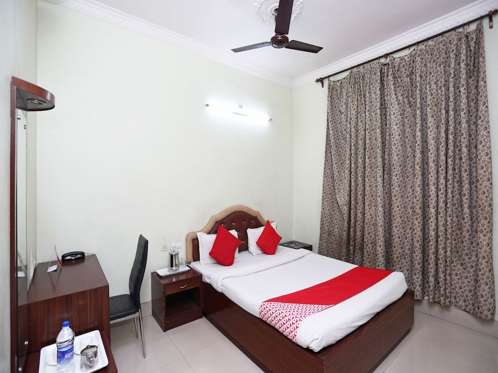 OYO 27644 Cozycom Double or Twin Room 14