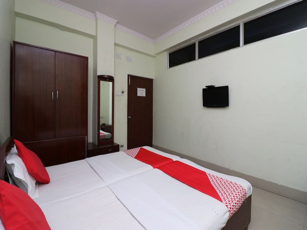 OYO 27644 Cozycom Double or Twin Room 7