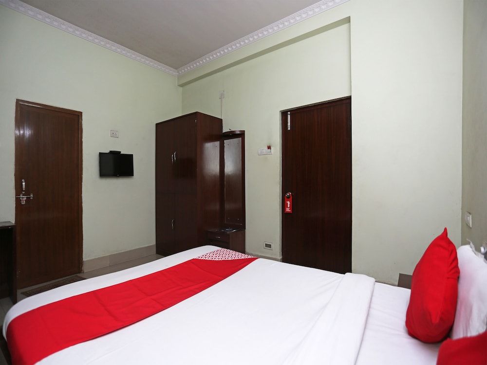 OYO 27644 Cozycom Double or Twin Room 2