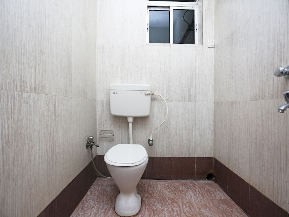 OYO 27644 Cozycom Double or Twin Room 23