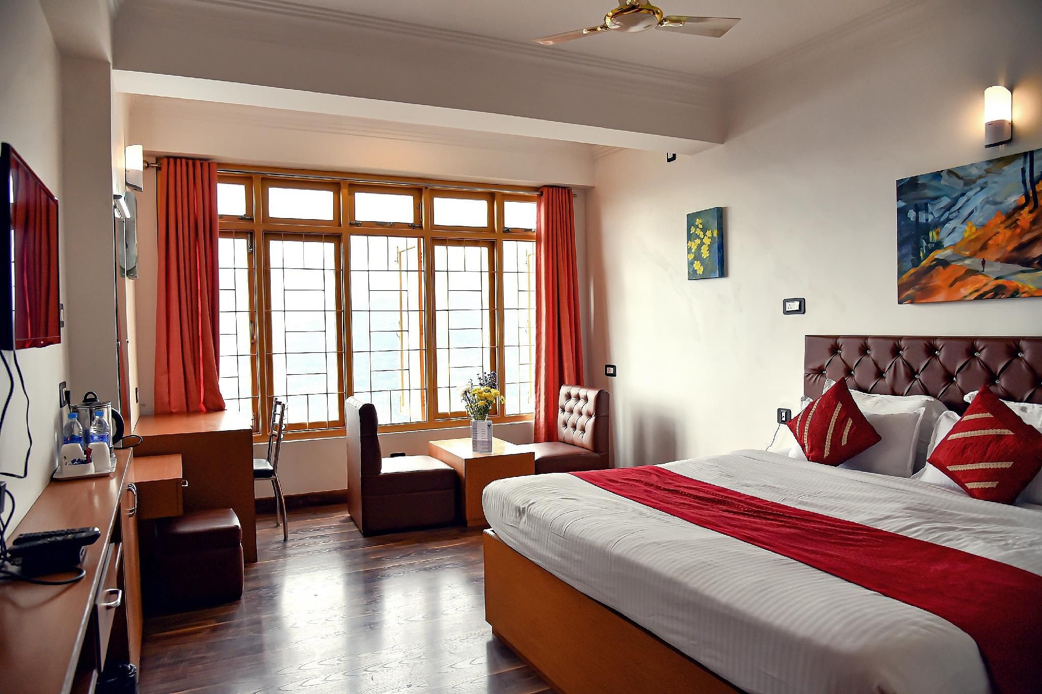 Superior Double Mountain View