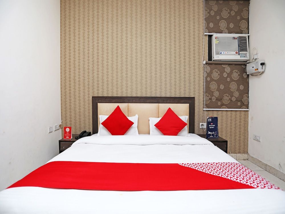 OYO 28017 Hotel Olive Standard Room 5