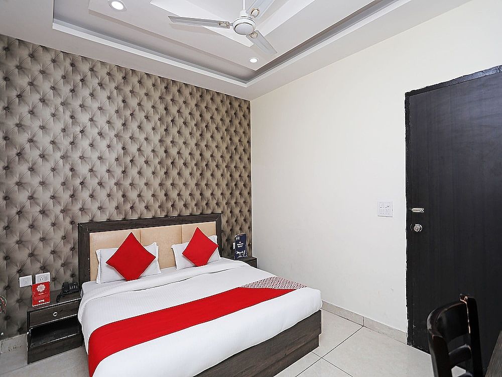 OYO 28017 Hotel Olive Standard Room 4