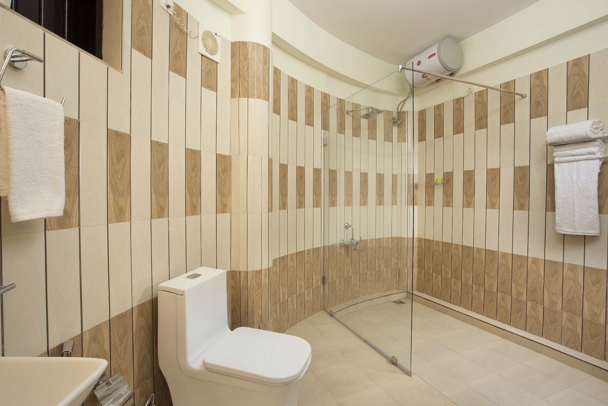 Spices Lap Resort Heritage Room AC 4