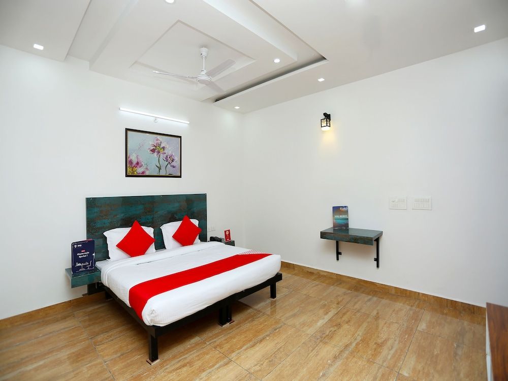 OYO 26625 Bleu Ville Prime Double or Twin Room 6