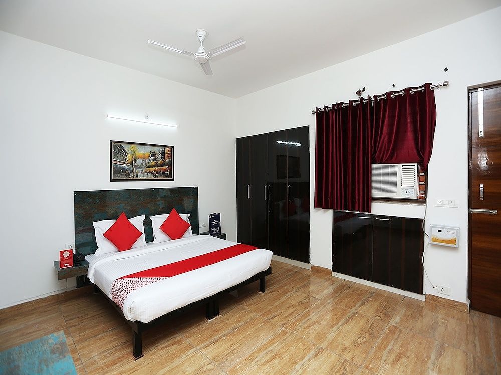 OYO 26625 Bleu Ville Prime Double or Twin Room 8