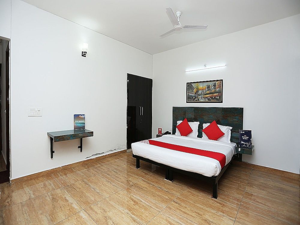 OYO 26625 Bleu Ville Prime Double or Twin Room 3