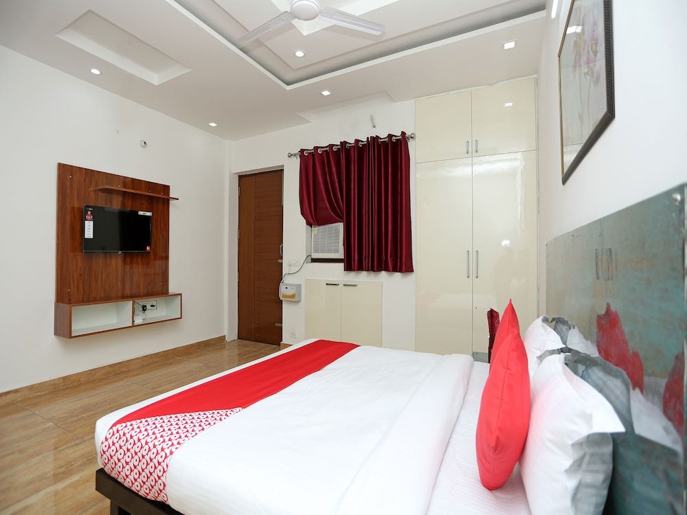 OYO 26625 Bleu Ville Prime Double or Twin Room