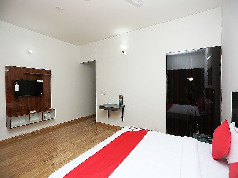 OYO 26625 Bleu Ville Prime Double or Twin Room 9