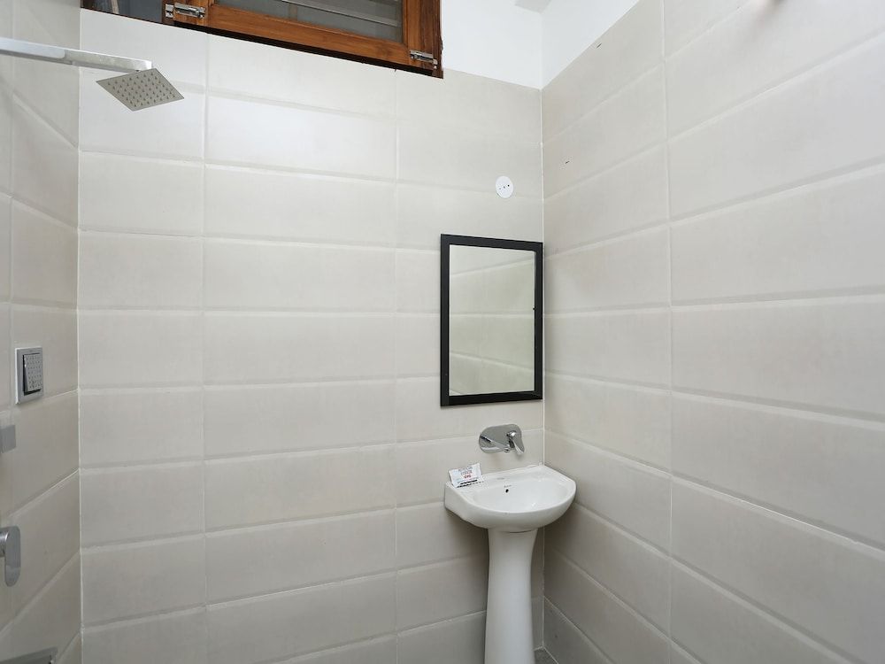 OYO 26625 Bleu Ville Prime Double or Twin Room 16