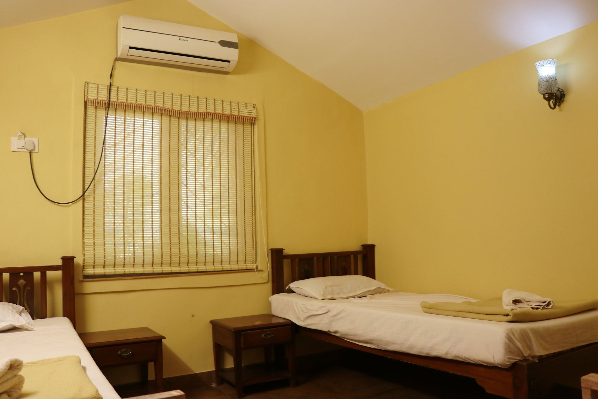 Quadruple A/C Cottage
