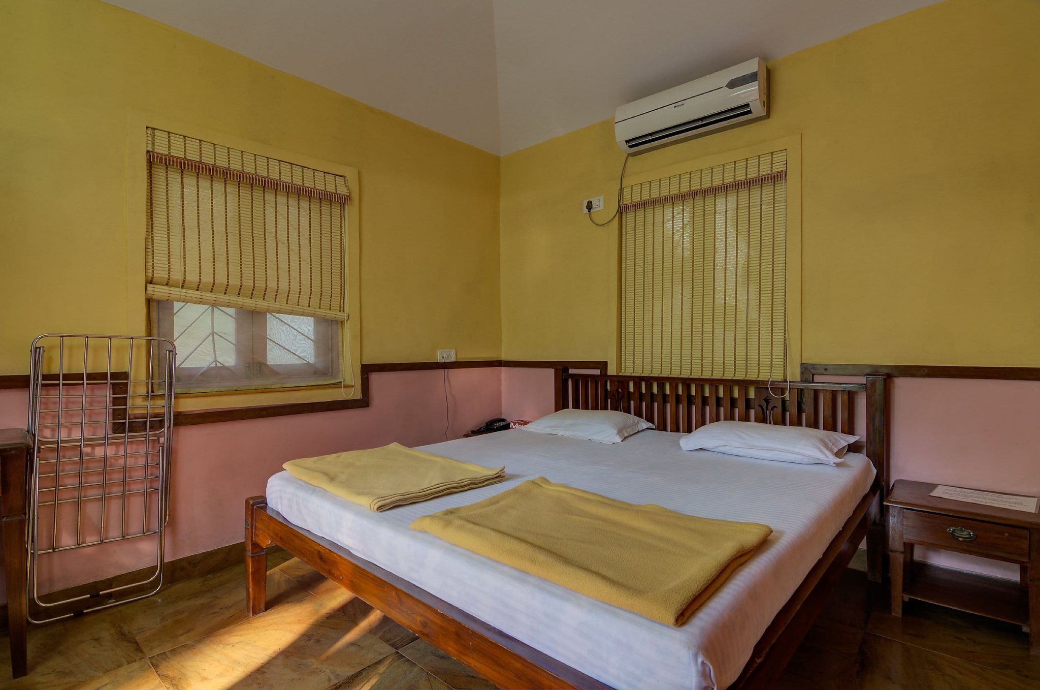 Quadruple A/C Cottage