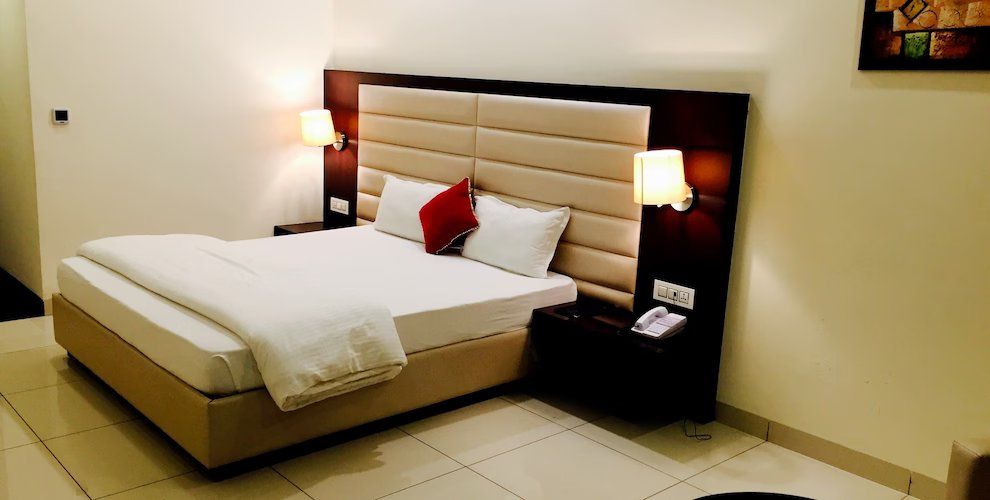 GRAND INN