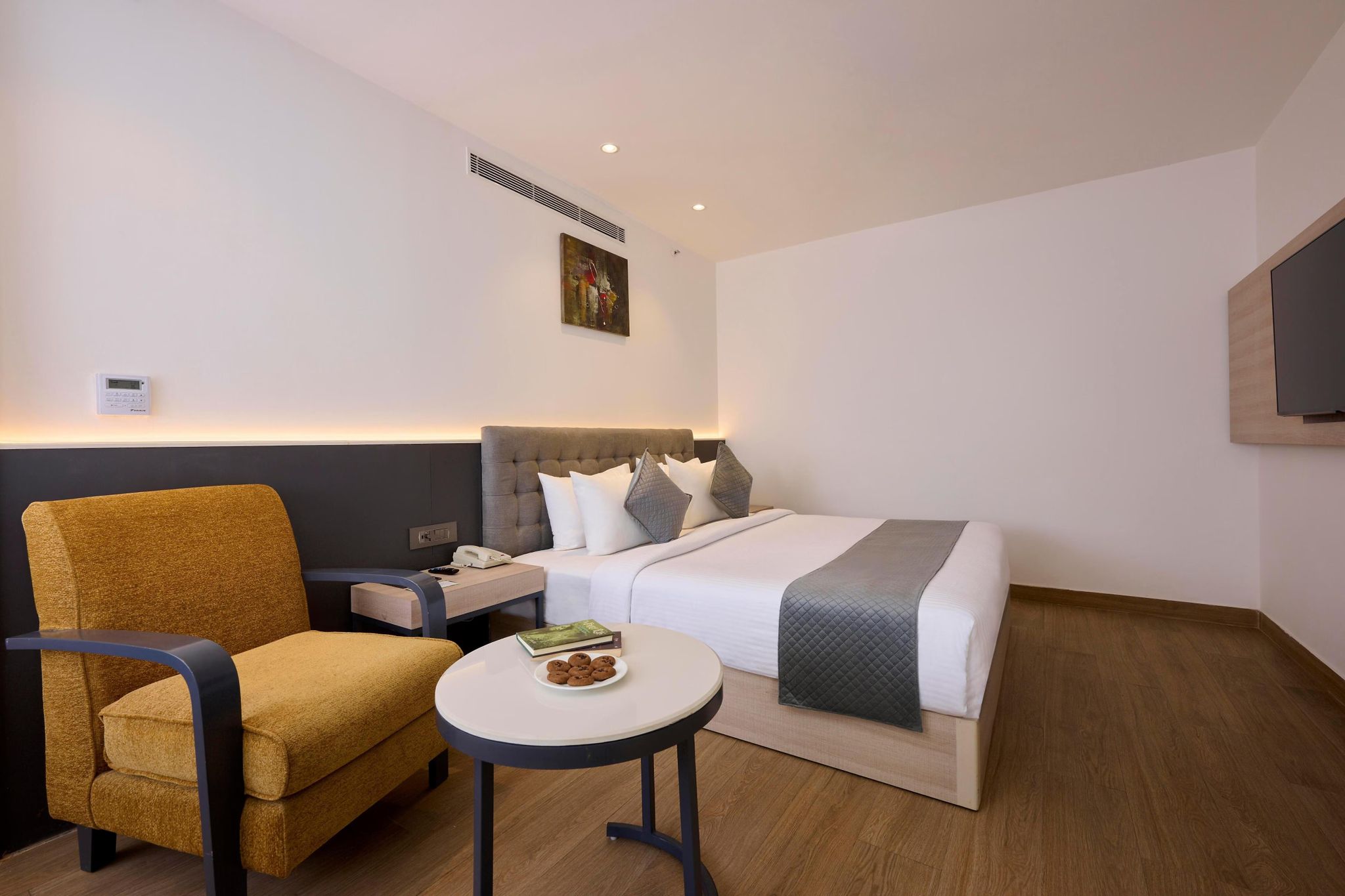 Delite Sarovar Portico Faridabad Deluxe Room, 1 Double Bed 2