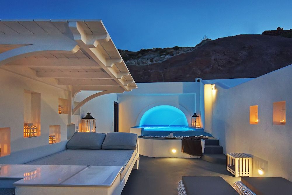 undefined Astarte Suites 2