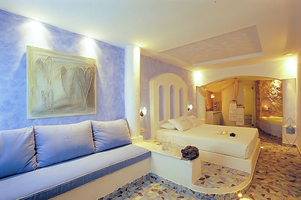 undefined Astarte Suites 3