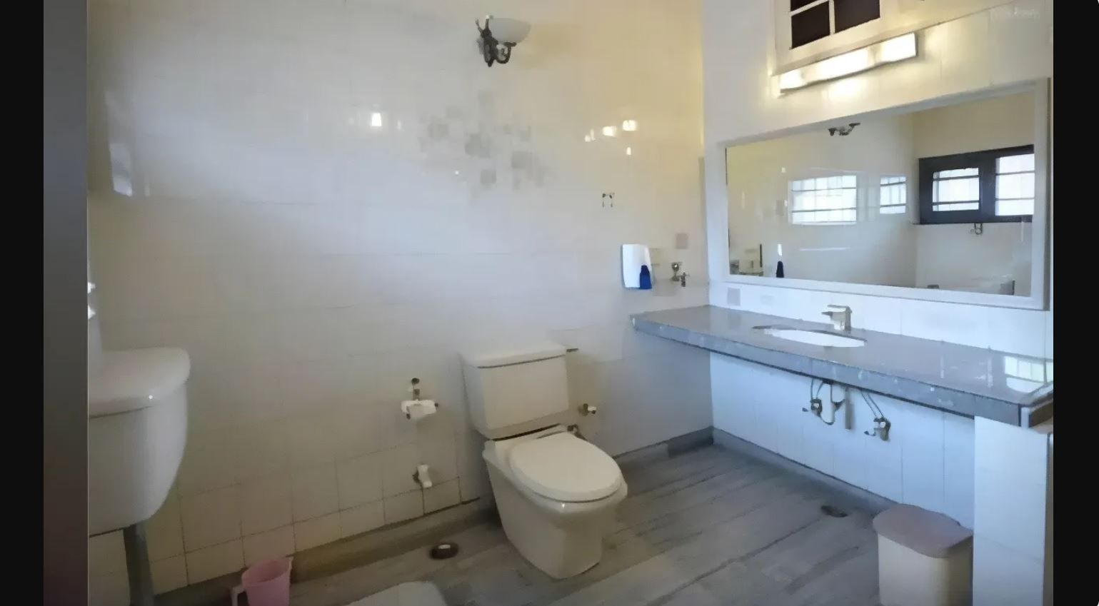 Badkhal Lake Tourist Resort  Deluxe Room 3