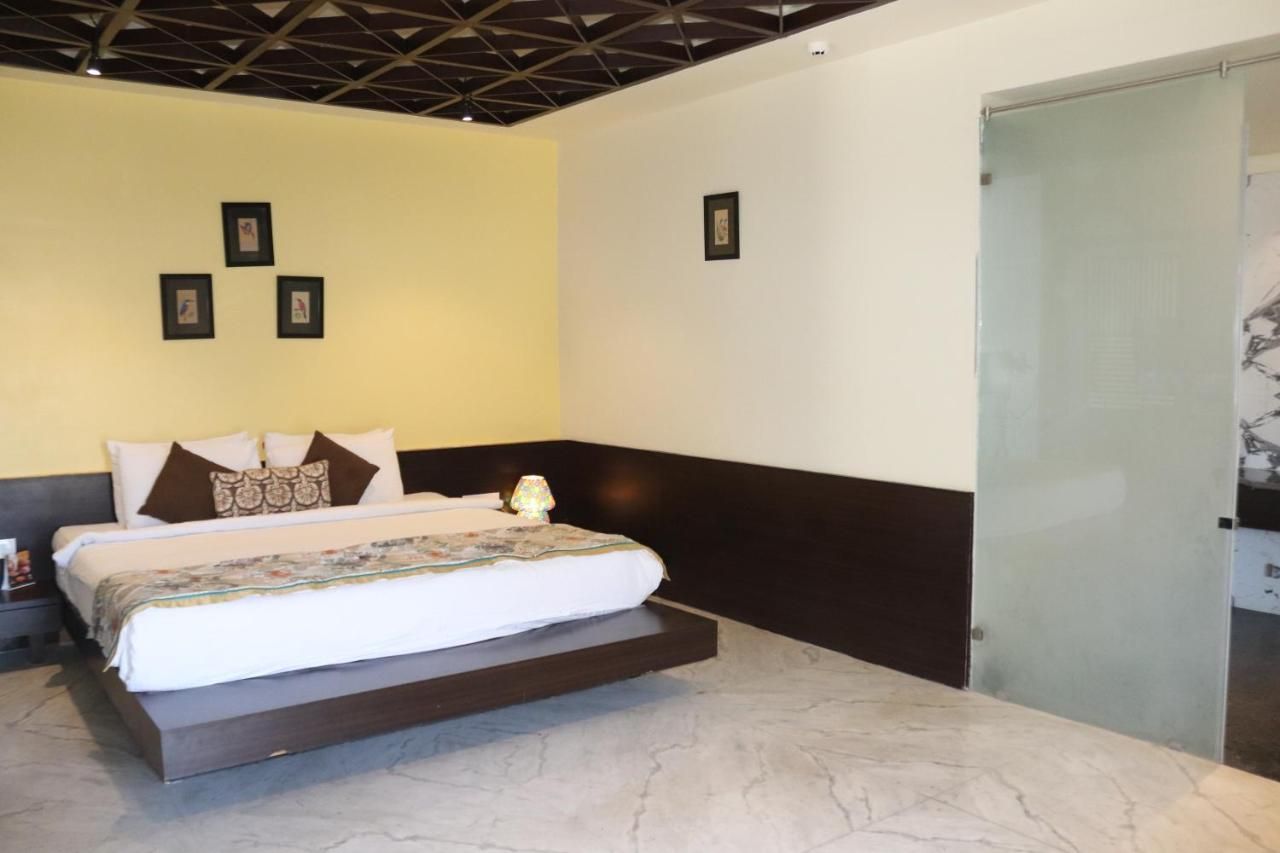 Super Deluxe Room with Balcony