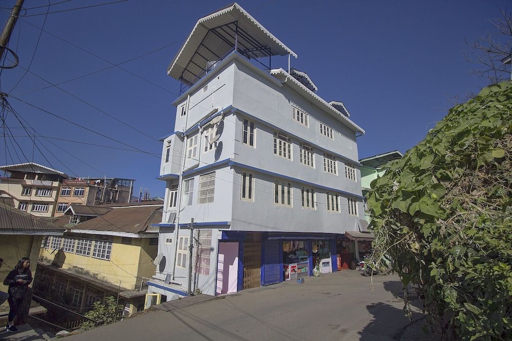 undefined OYO 23349 Totola Inn 3