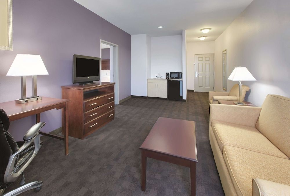 Suite, 1 King Bed, Accessible, Non Smoking (Mobility/Hearing, Tub w/ Grab Bars)