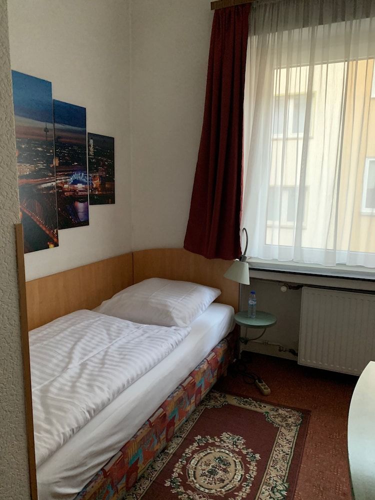 undefined Hotel Berg 6