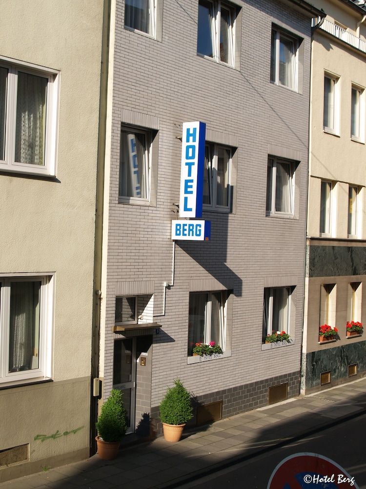 undefined Hotel Berg 5