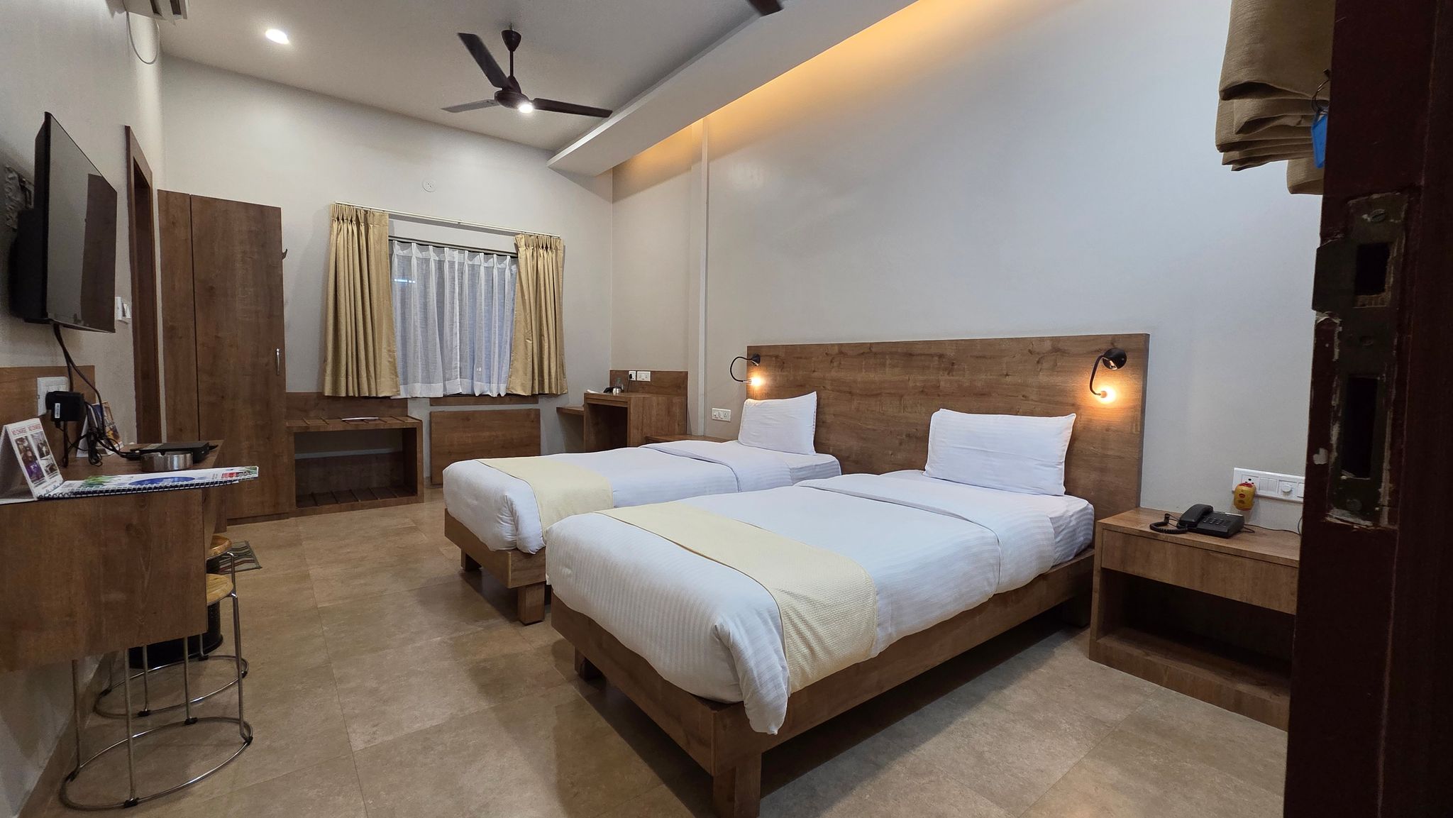 Deluxe Twin Bed Room(250 mtr away from the main building)