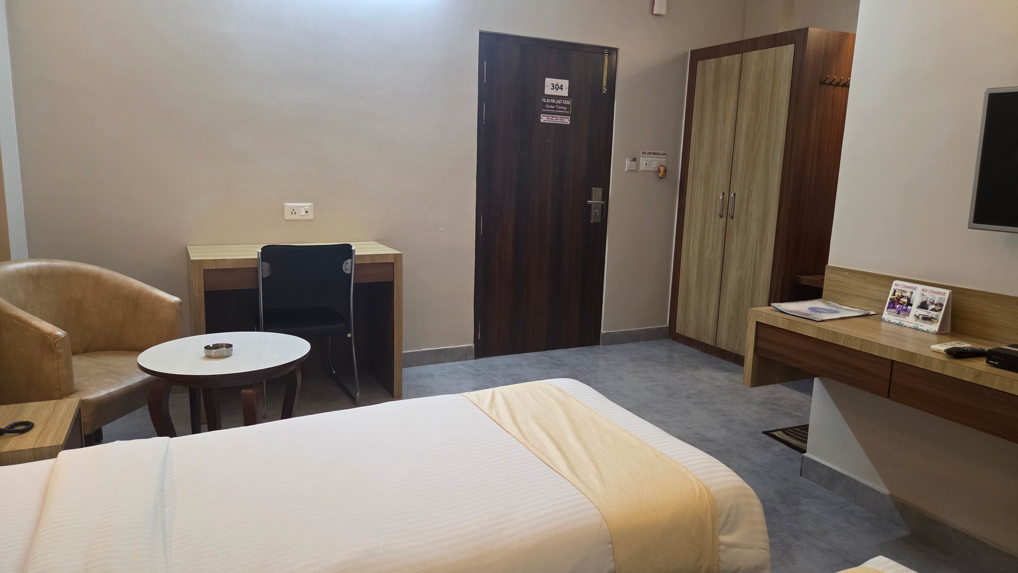 Hotel Gulmohar Grand Premium Twin Bed Room 9