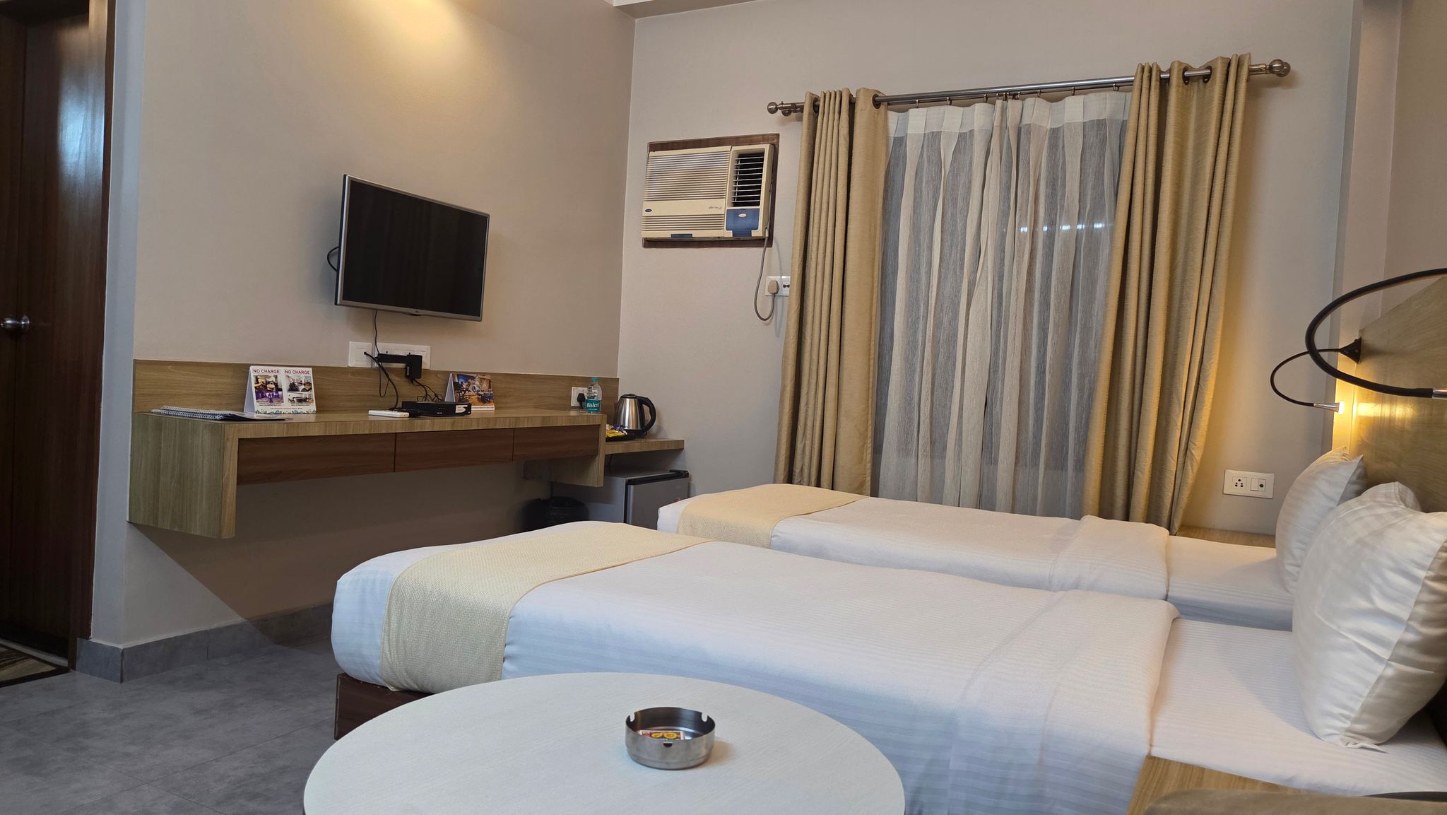 Hotel Gulmohar Grand Premium Twin Bed Room 4