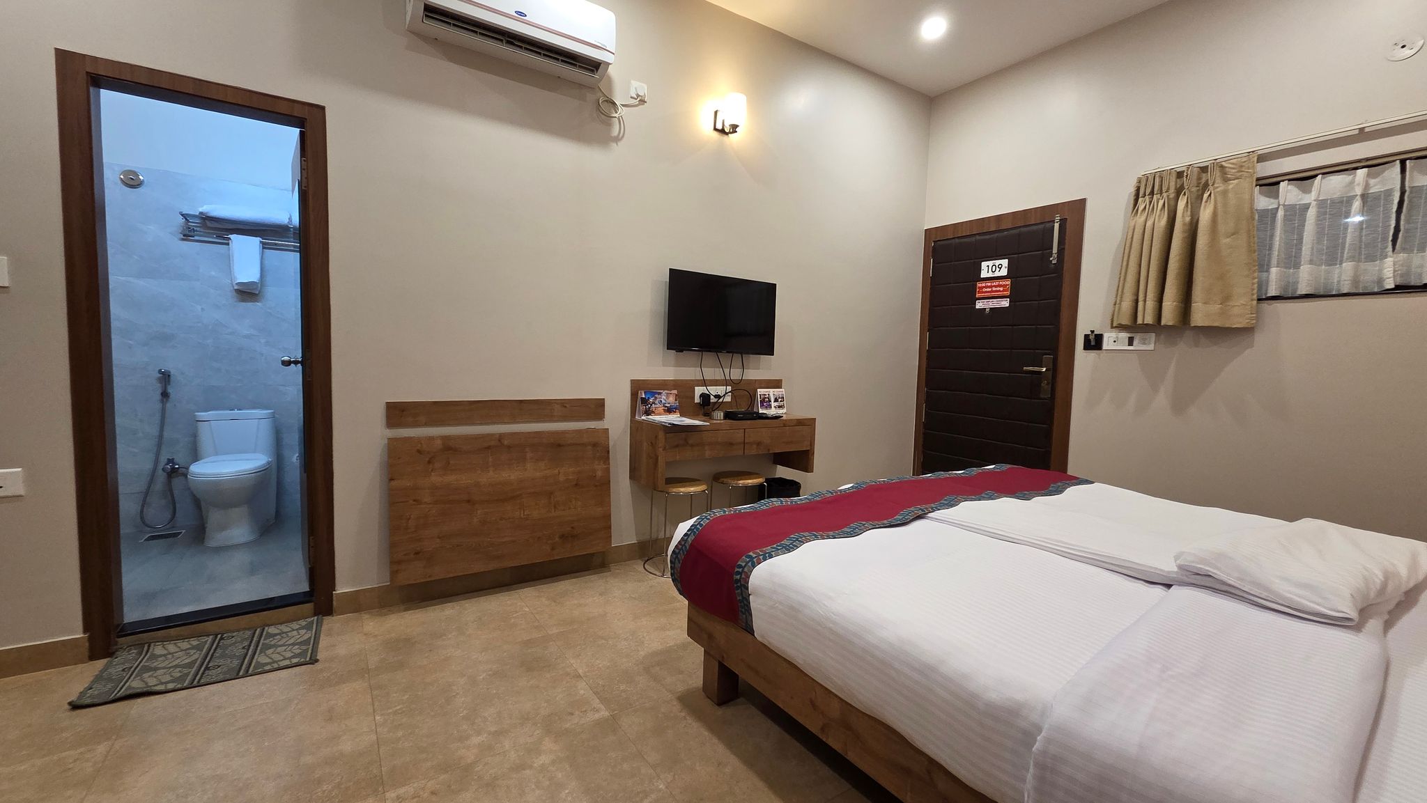 Deluxe Double Room(250 mtr away from the main building)