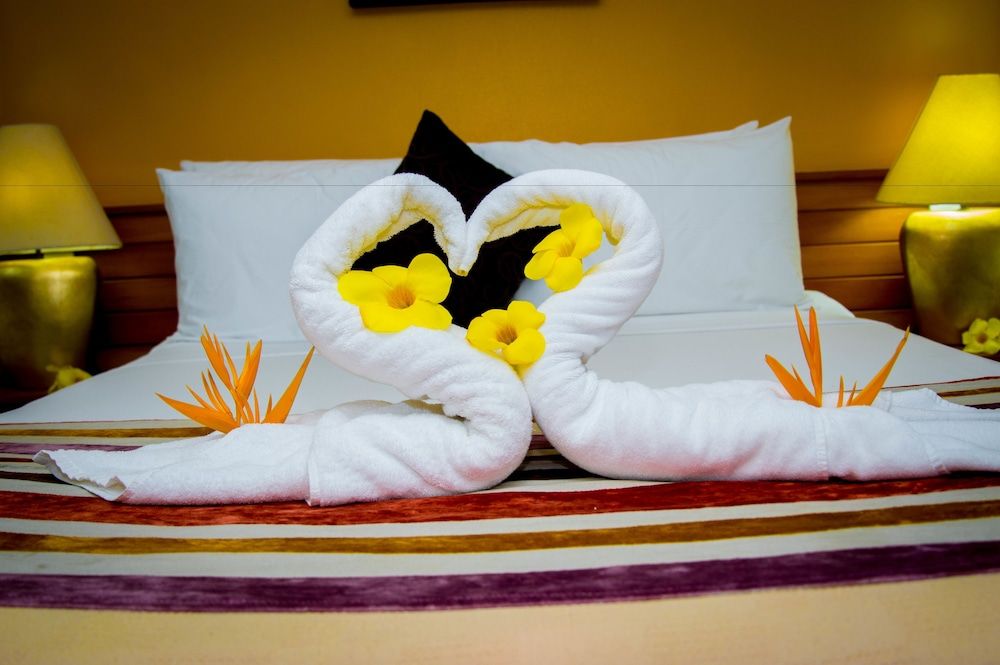 Hexagon International Hotel Poolside Deluxe/Balcony 8