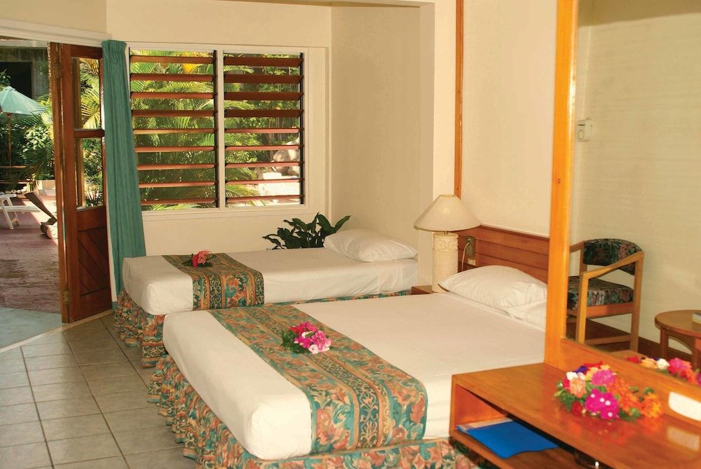 Hexagon International Hotel Poolside Deluxe/Balcony 2