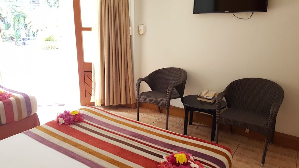 Hexagon International Hotel Poolside Deluxe/Balcony 4