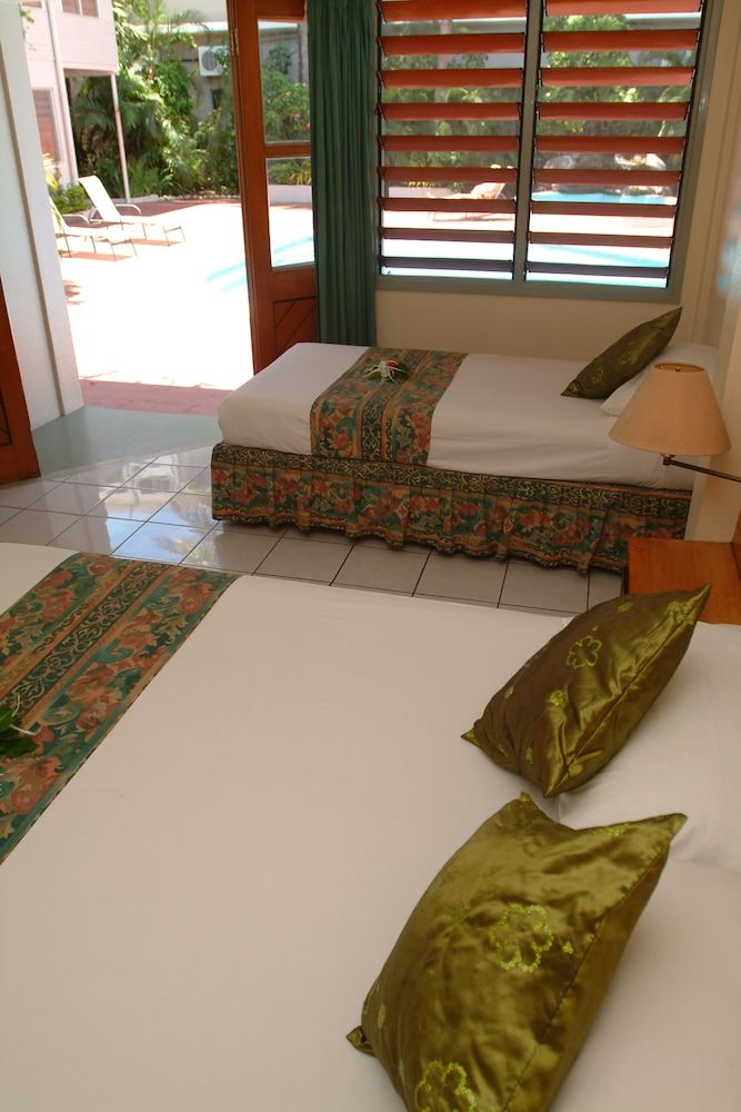 Hexagon International Hotel Poolside Deluxe/Balcony 9