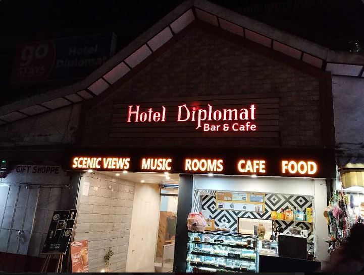 Hotel Diplomat Lounge & Bar