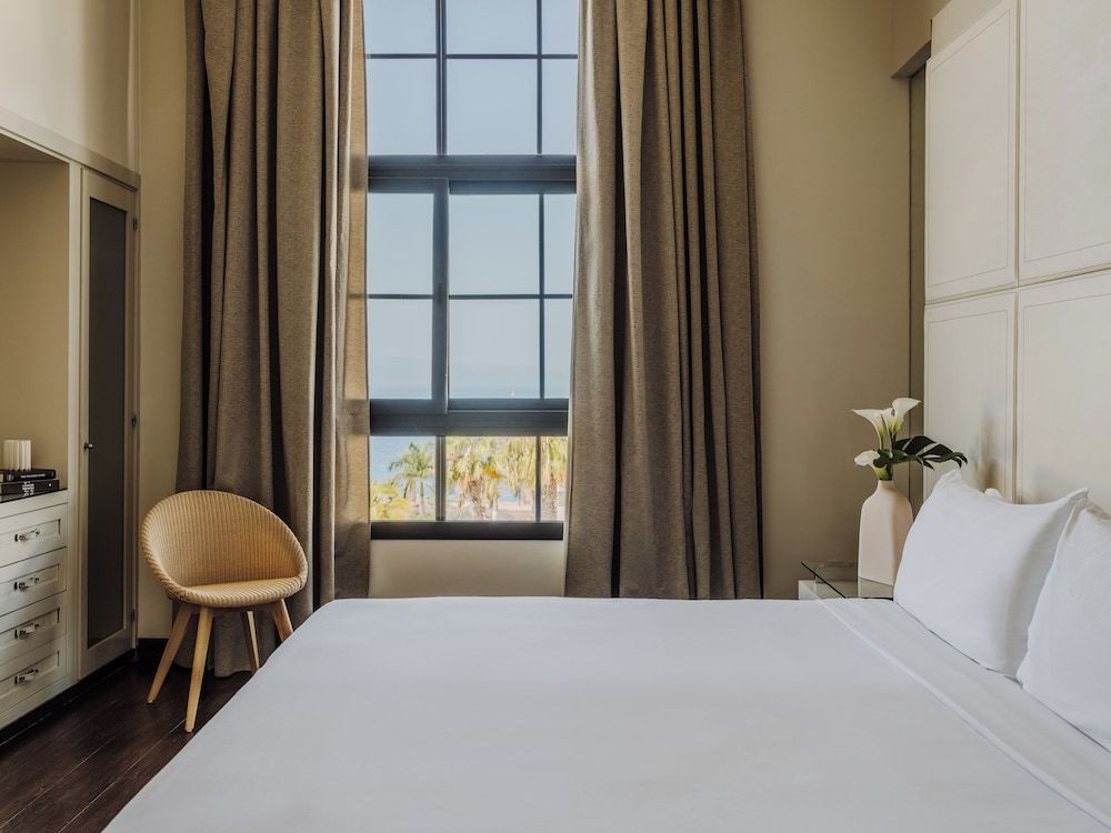 Red Level Suite Ocean View