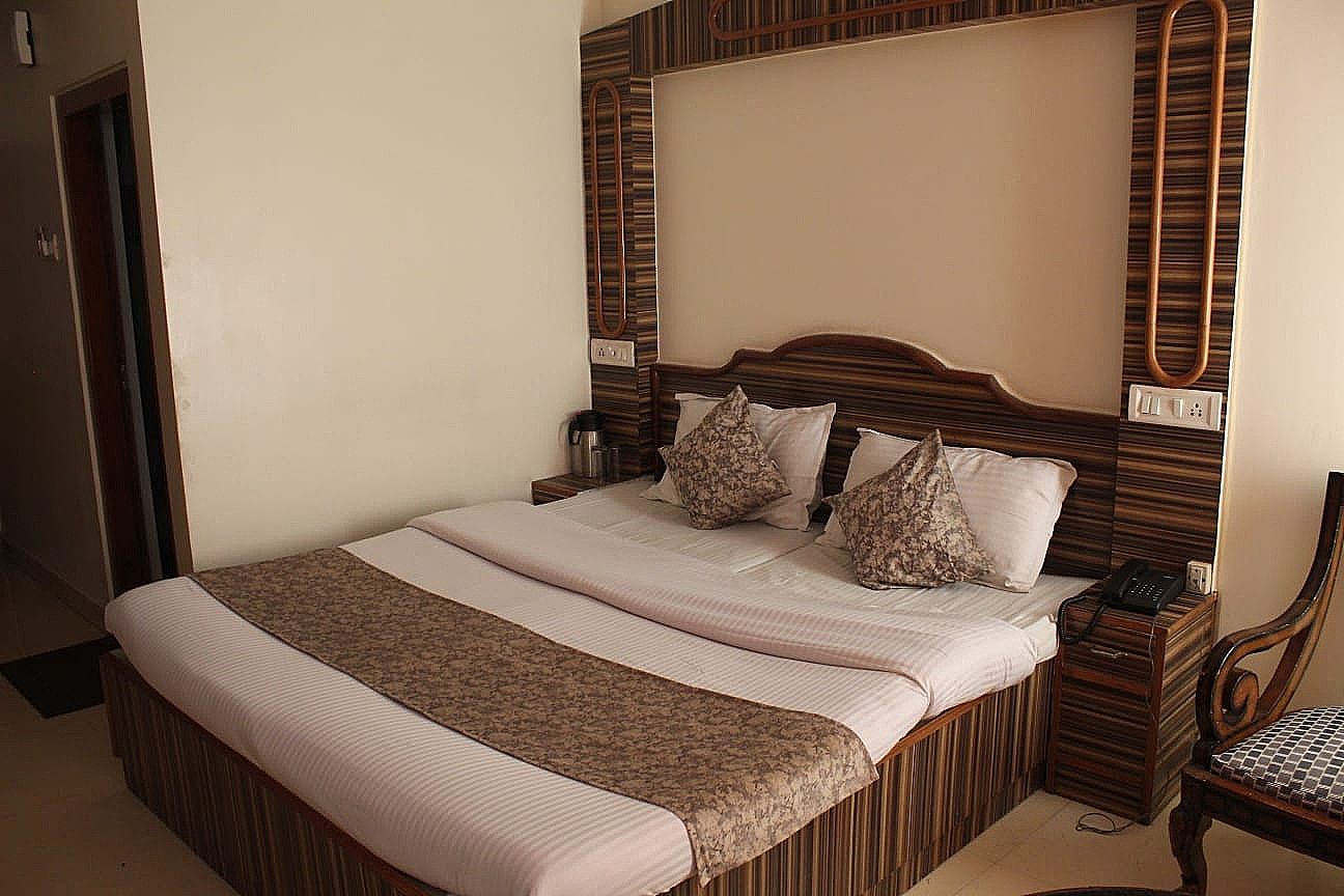 Hotel Cosmos - The Mall Road Shimla Deluxe